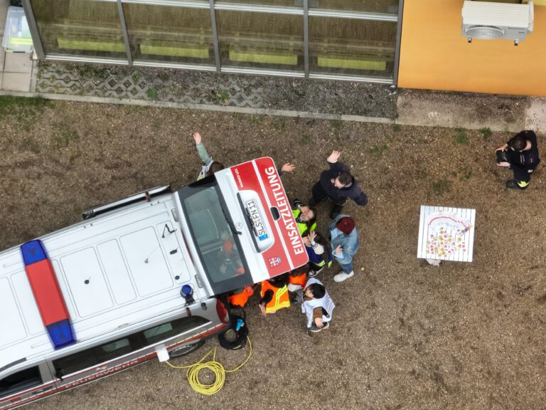 Einsatzleitwagen mit Drohne